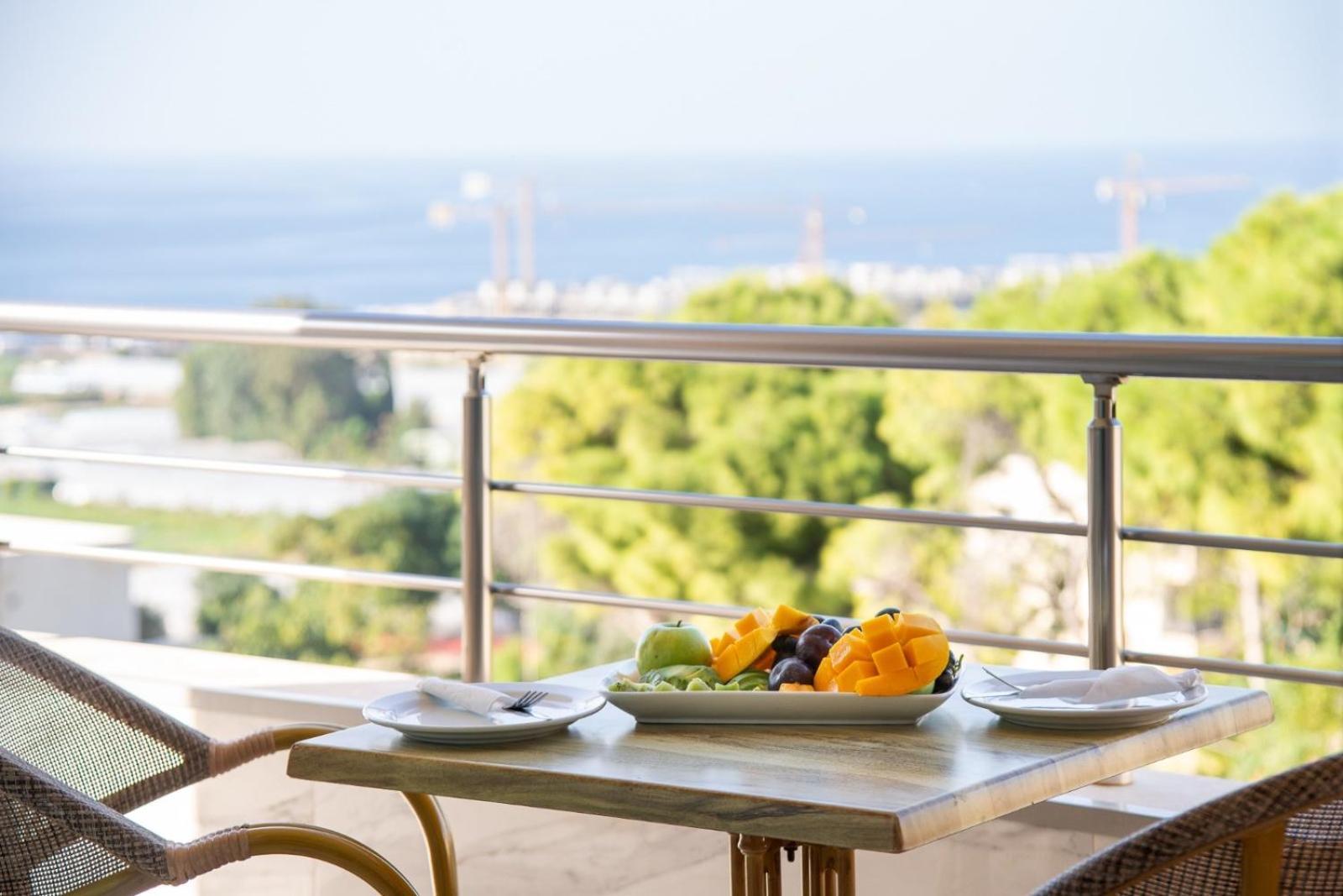 Ibiza Hotel Jounieh Ngoại thất bức ảnh