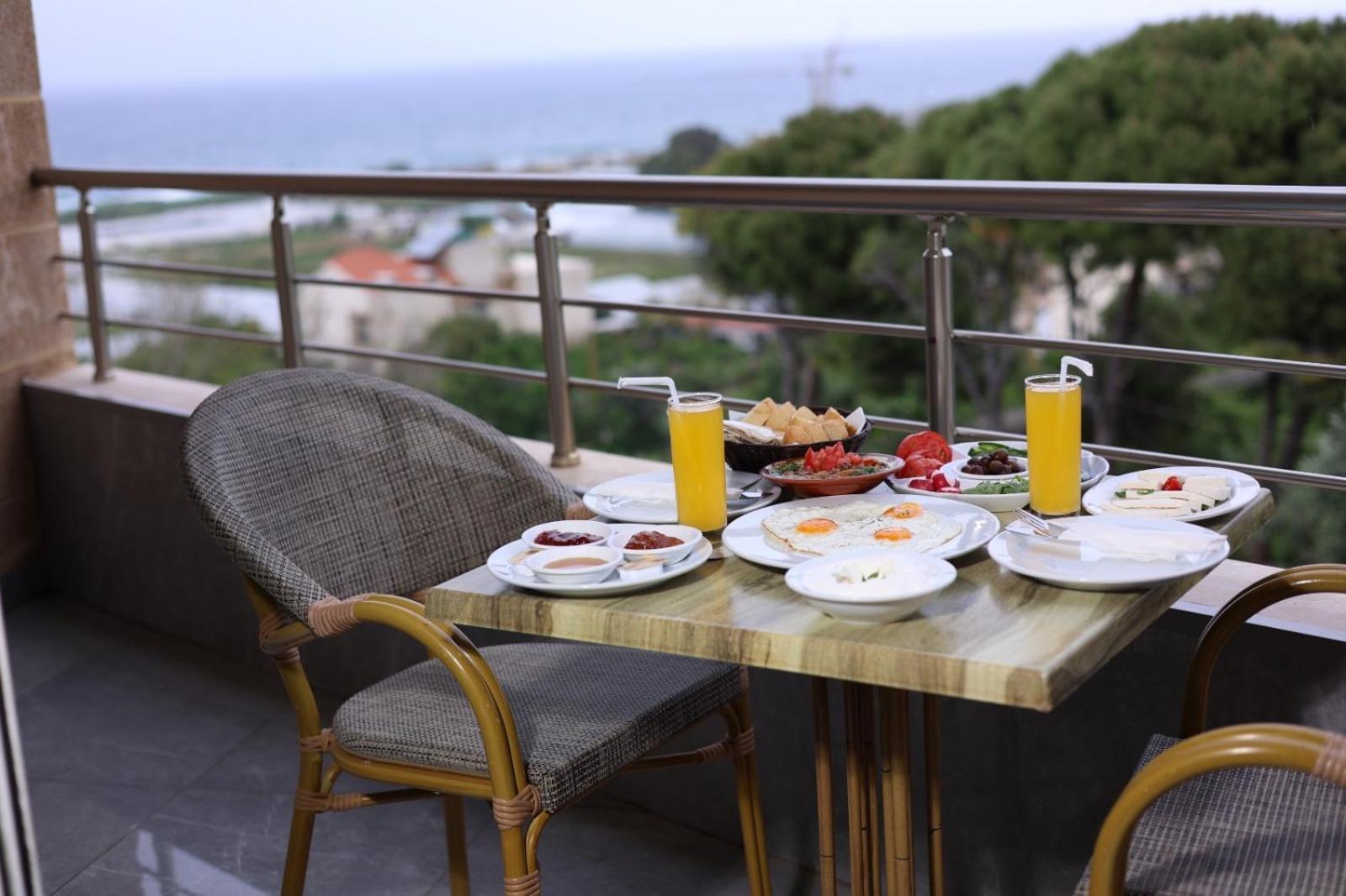 Ibiza Hotel Jounieh Ngoại thất bức ảnh
