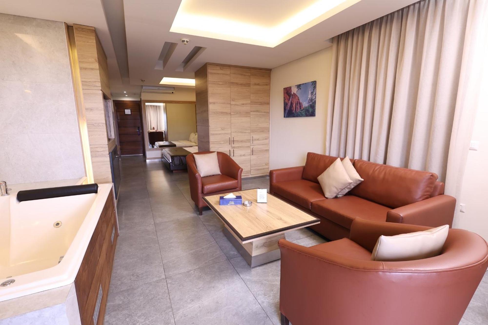 Ibiza Hotel Jounieh Ngoại thất bức ảnh