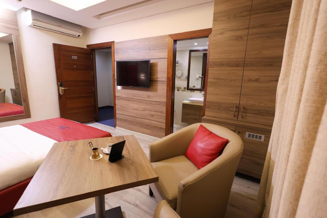 Ibiza Hotel Jounieh Ngoại thất bức ảnh